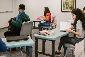 Chứng chỉ PTE du học: Lựa chọn thông minh thay thế IELTS