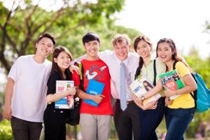 Có nên đầu tư cho con đi du học? Lựa chọn cho tương lai